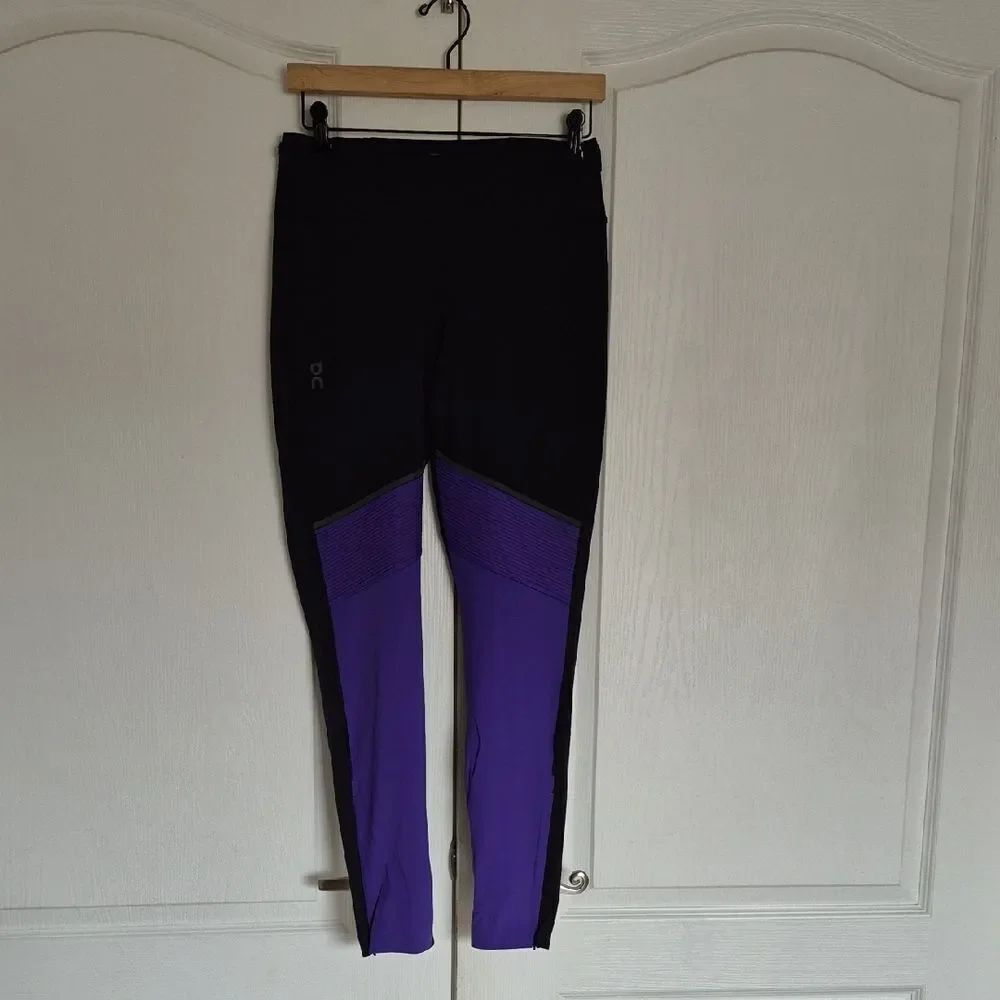 On Running Women's Black & Purple Tights Long